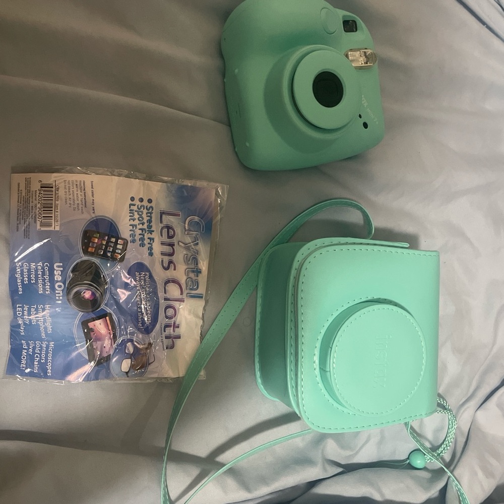 Fujifilm Instax Mini Camera with Case - Aqua Blue